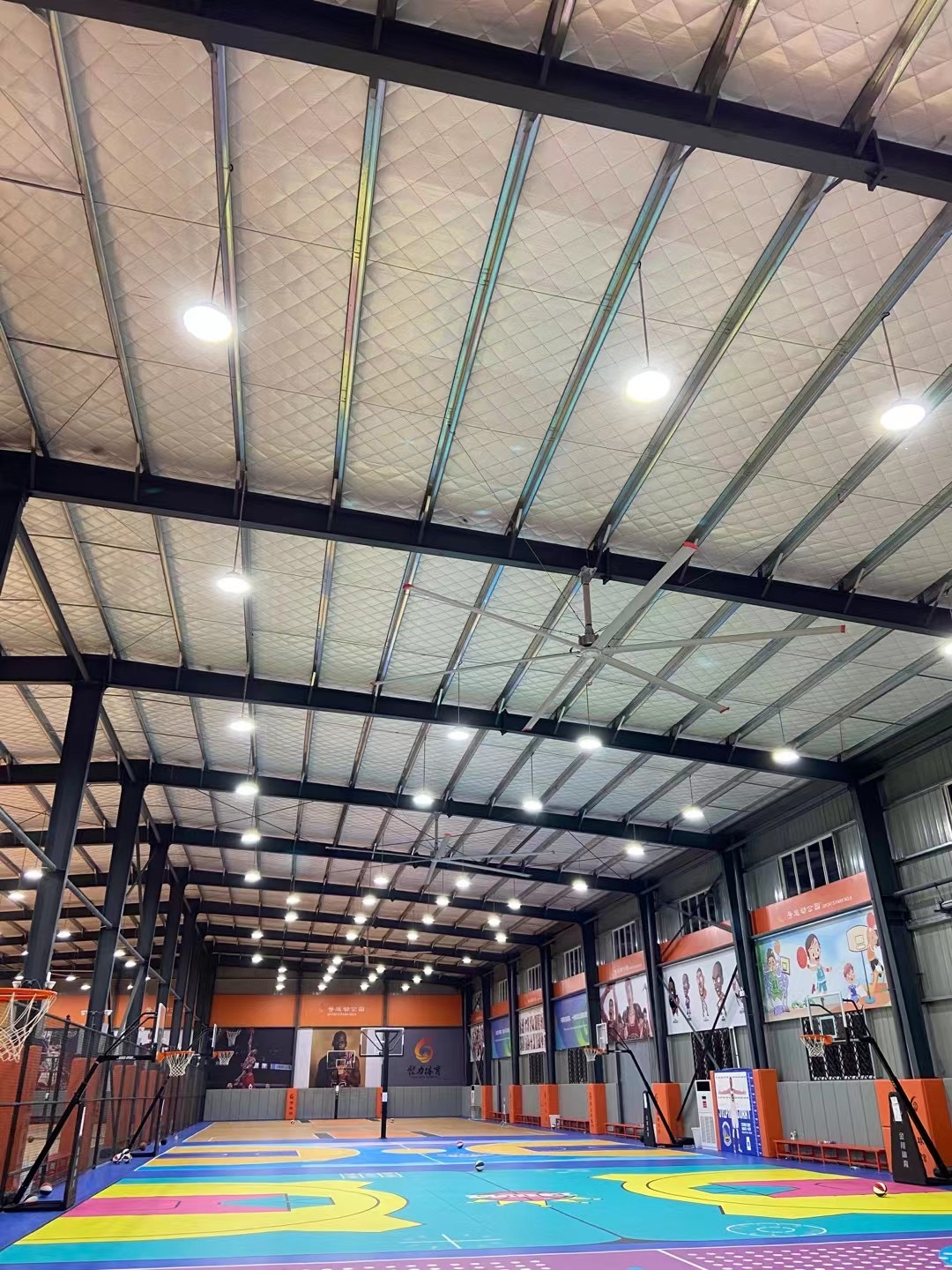 工業(yè)風(fēng)扇與傳統(tǒng)風(fēng)扇有哪些區(qū)別？湖北工業(yè)風(fēng)扇廠家解答